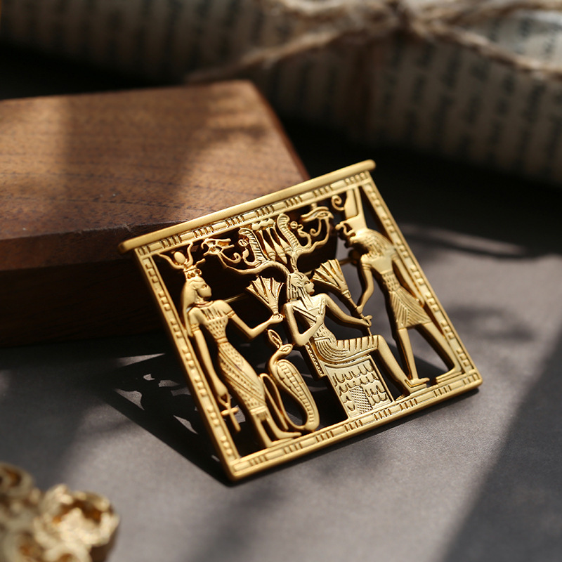 Broche pharaon d'Egypte carrée - Men Accessories Egypt avis et prix